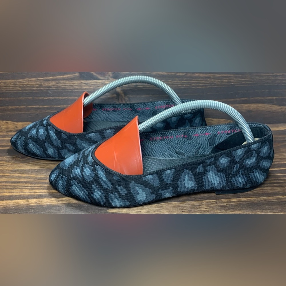 Skechers Cleo Claw Some Womens Size 8.5 Shoes Cheetah Slip On Flats